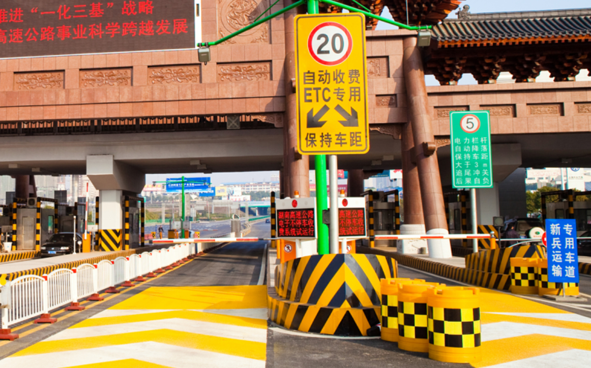 品質(zhì)保障，符合國(guó)家交通安全設(shè)施生產(chǎn)標(biāo)準(zhǔn)