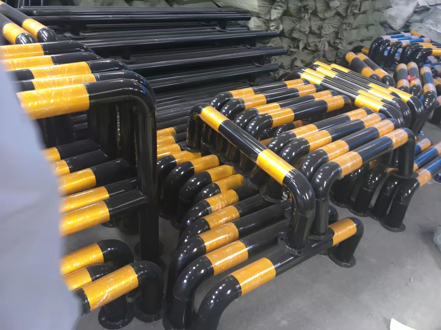 品質(zhì)保障，符合國(guó)家交通安全設(shè)施生產(chǎn)標(biāo)準(zhǔn)